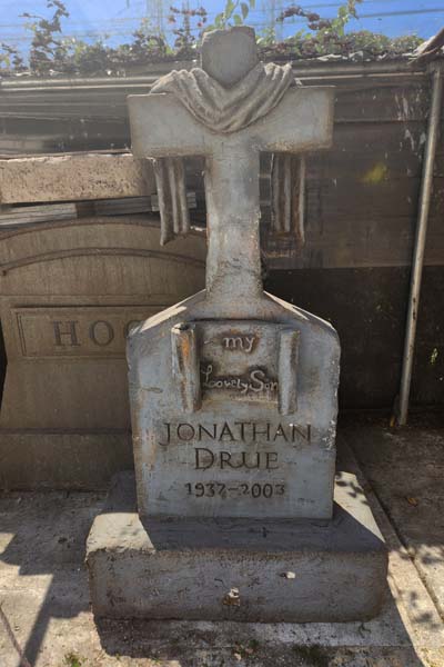 Jonathan Drue Cross Headstone