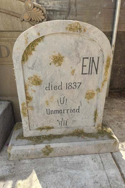 ..Ein Headstone