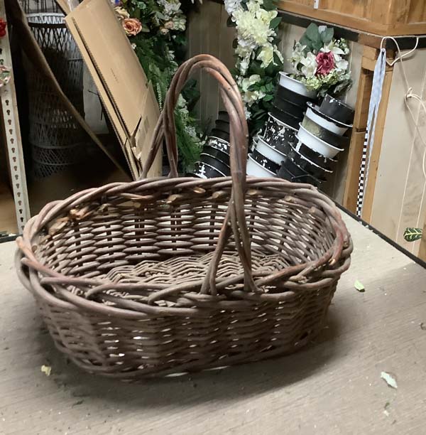 Oval 14 inch long basket