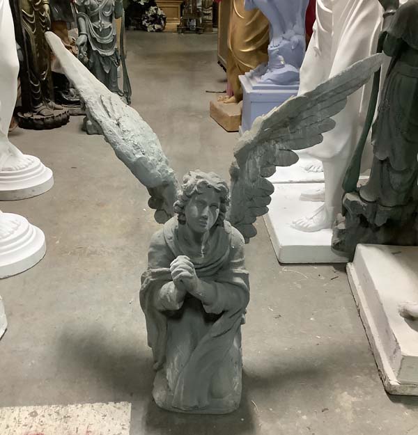 Angel praying