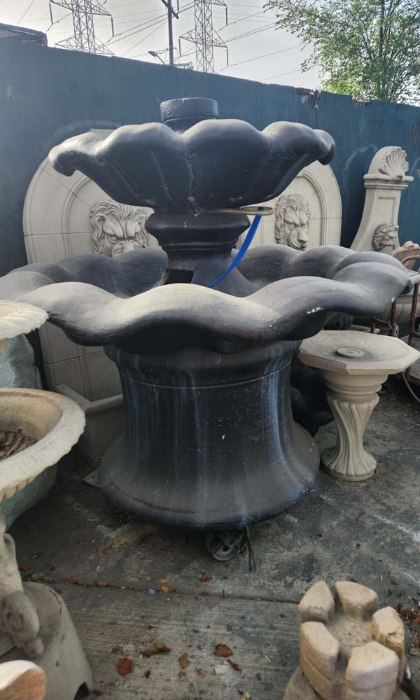 Large scalloped 2 tier fountain