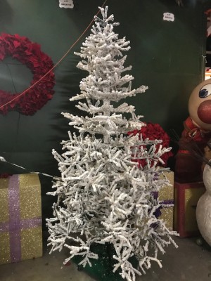 Artificial Christmas Tree: Mfg. Flocked 9'