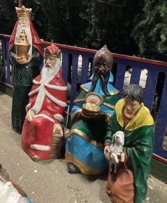 Nativity: 3/4 Scale-Three Wisemen and shepherd