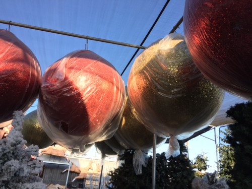 Ornaments: 4' Glitter Balls