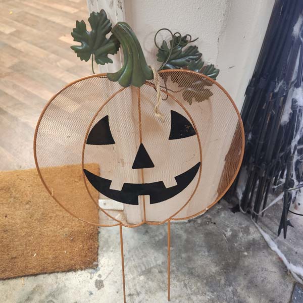 Pumpkin yard signs
