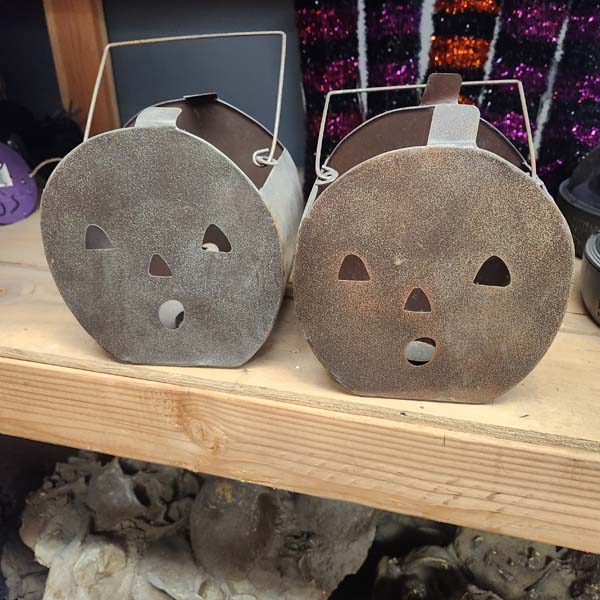 Metallic jack-o-lantern suitable for candles
