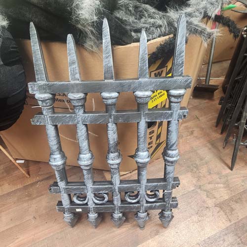 2 sections of 18inch fencing