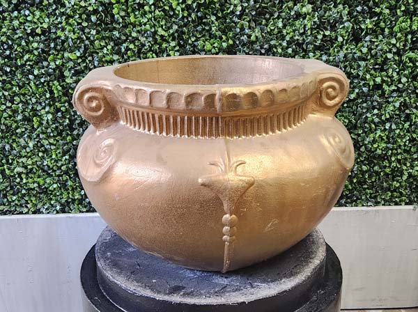 Urn 18w x 12h