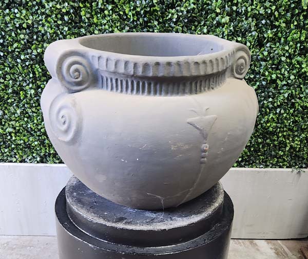 urn 20w x 14h