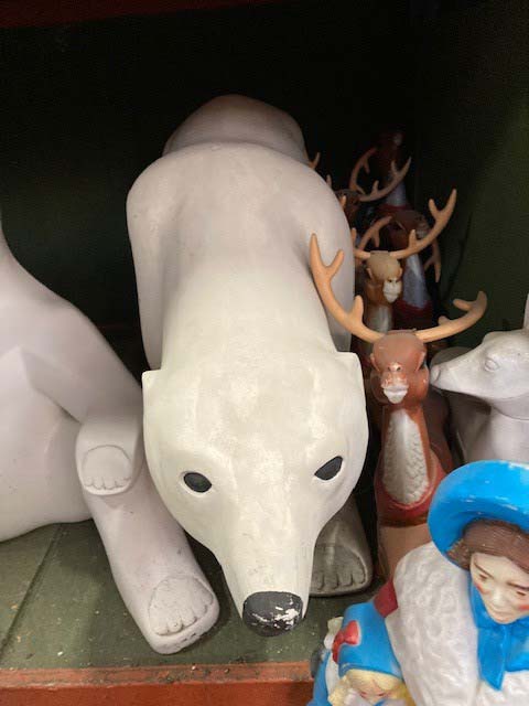 Polar Bear - Stylized standing Head down