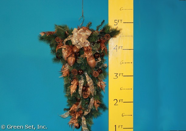 Christmas Cascade In Garland Ornaments Wreaths